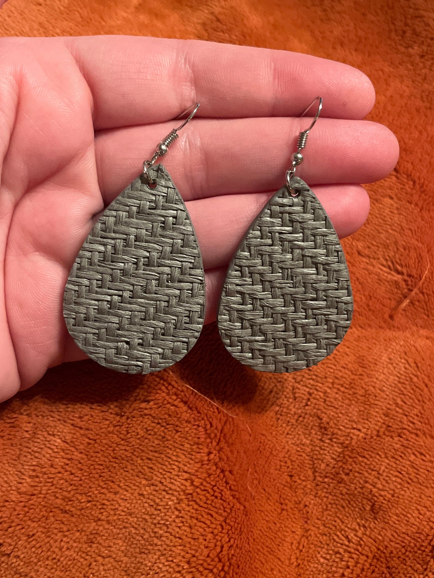 Grey woven teardrop earrings